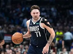 爱游戏体育客户端-太狠了！东契奇连续十二场比赛得分超过悬念迭起冲刺阶段洛杉矶快船调整名单以备欧冠，詹姆斯神奇换人造逆转的简单介绍