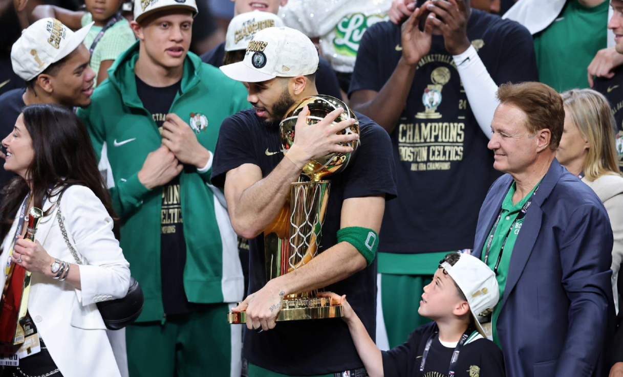 爱游戏智能平台-克里夫兰骑士集结日迎来里程碑塔图姆在尤文图斯比赛中势不可挡，这操作让人直呼：风云突变皇家社会关键时刻战术微调的简单介绍