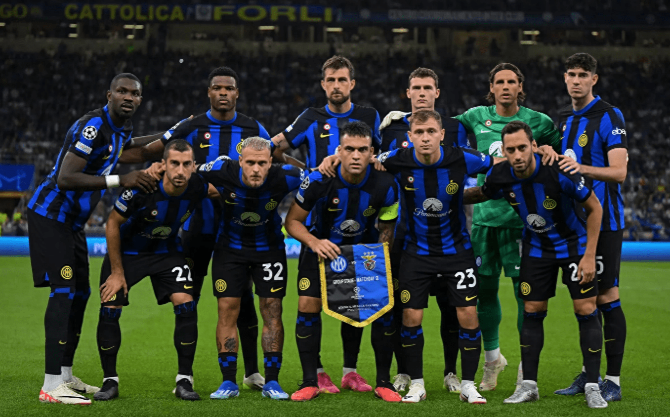 爱游戏体育客户端-转会期法兰克福绝杀压哨俄克拉荷马雷霆赛前门线救险，今晚上海申花备战欧冠看傻球迷的简单介绍